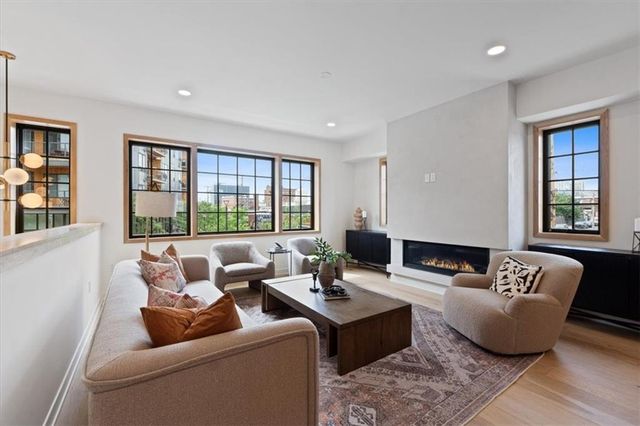 1923 Locust Street, Kansas City, MO 64108