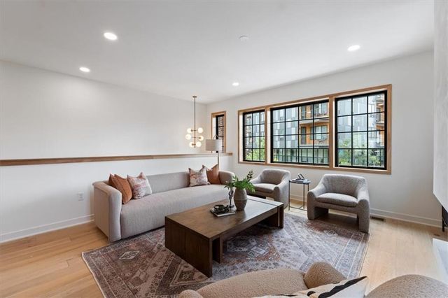 1923 Locust Street, Kansas City, MO 64108