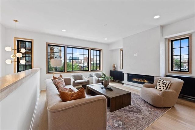 1923 Locust Street, Kansas City, MO 64108