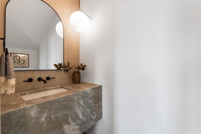 1923 Locust Street, Kansas City, MO 64108