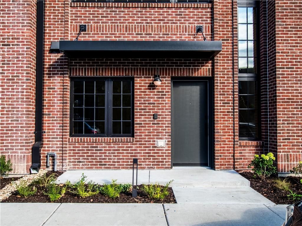 1923 Locust Street, Kansas City, MO 64108