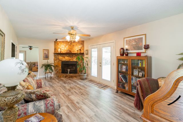 2003 Julie Dr, Mount Juliet, TN 37122
