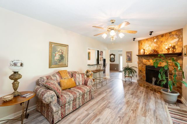 2003 Julie Dr, Mount Juliet, TN 37122