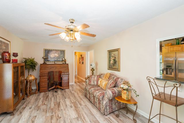 2003 Julie Dr, Mount Juliet, TN 37122