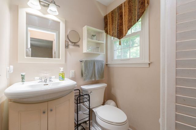 2003 Julie Dr, Mount Juliet, TN 37122