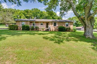 2003 Julie Dr, Mount Juliet, TN 37122
