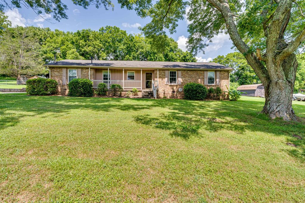 2003 Julie Dr, Mount Juliet, TN 37122