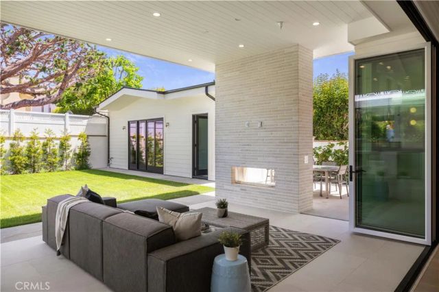 1013 10th Street, Manhattan Beach, CA 90266