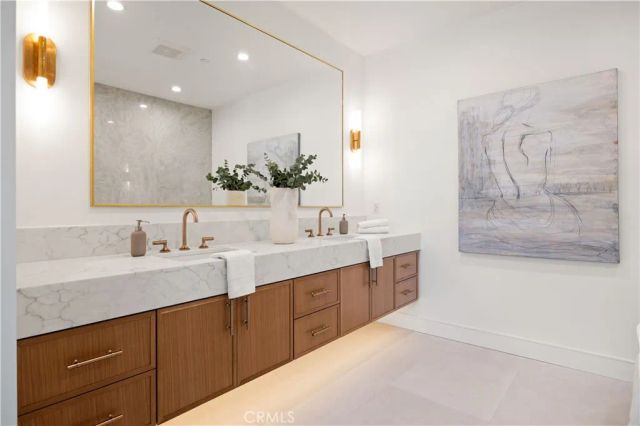 1013 10th Street, Manhattan Beach, CA 90266