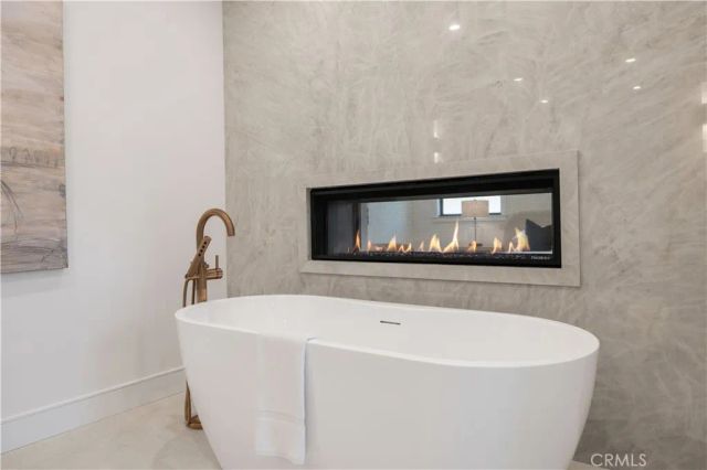 1013 10th Street, Manhattan Beach, CA 90266