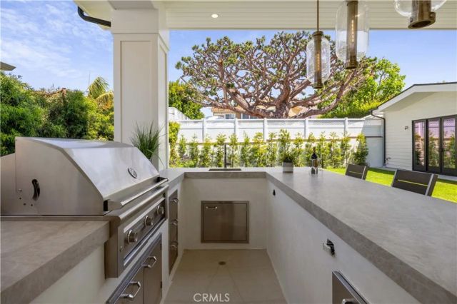 1013 10th Street, Manhattan Beach, CA 90266