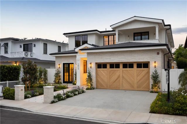 1013 10th Street, Manhattan Beach, CA 90266