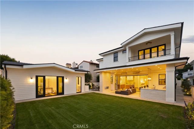 1013 10th Street, Manhattan Beach, CA 90266
