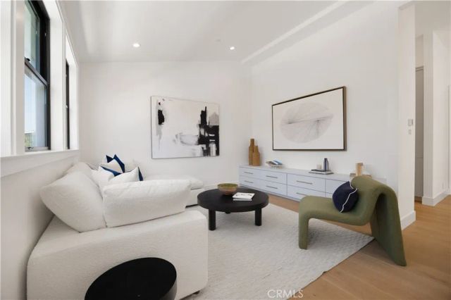 1013 10th Street, Manhattan Beach, CA 90266