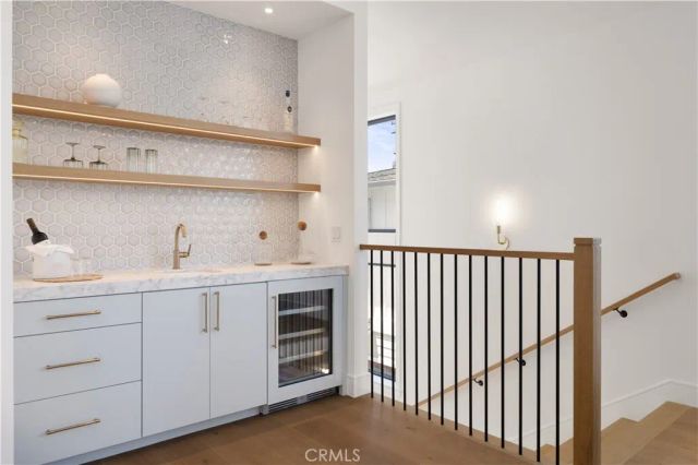 1013 10th Street, Manhattan Beach, CA 90266