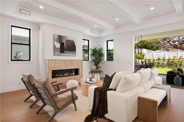 1013 10th Street, Manhattan Beach, CA 90266