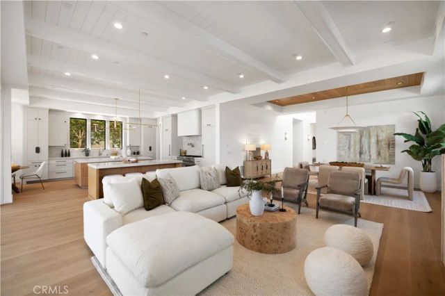 1013 10th Street, Manhattan Beach, CA 90266