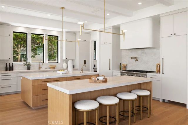 1013 10th Street, Manhattan Beach, CA 90266