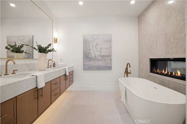 1013 10th Street, Manhattan Beach, CA 90266