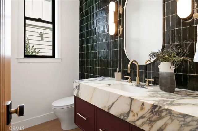 1013 10th Street, Manhattan Beach, CA 90266