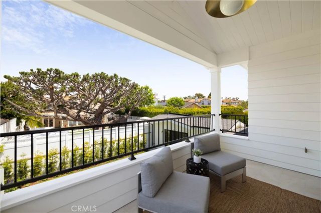 1013 10th Street, Manhattan Beach, CA 90266