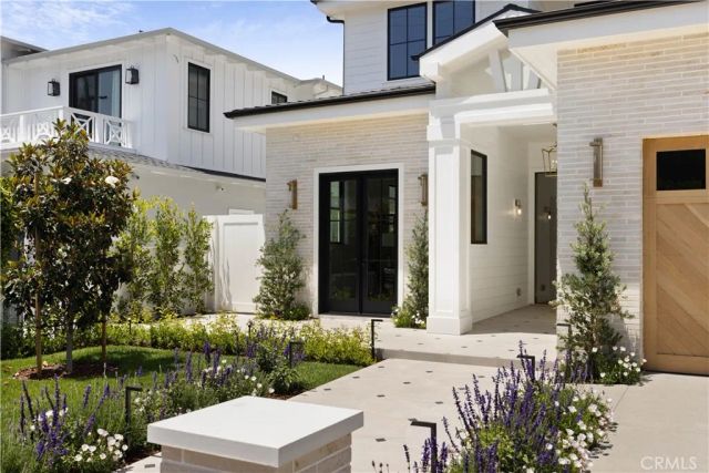 1013 10th Street, Manhattan Beach, CA 90266