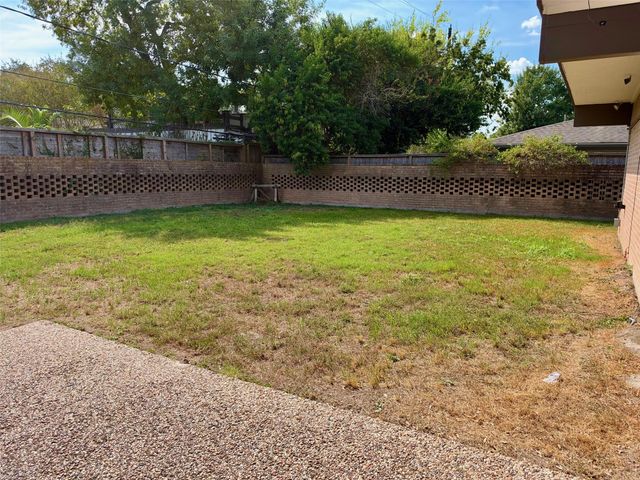 5303 Paisley Street, Houston, TX 77096