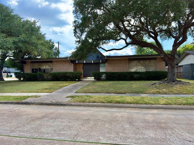 5303 Paisley Street, Houston, TX 77096