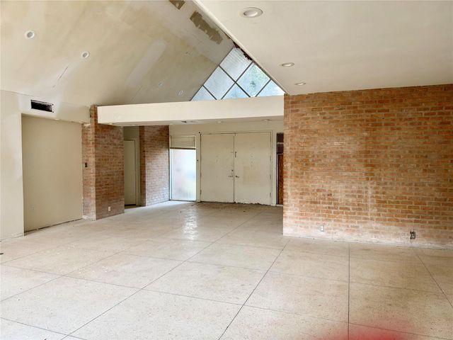 5303 Paisley Street, Houston, TX 77096