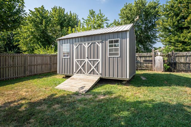 411 Arrowhead Road, Willard, MO 65781