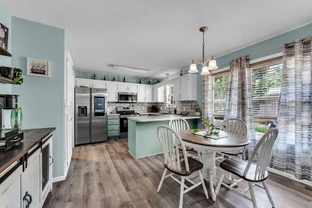 411 Arrowhead Road, Willard, MO 65781