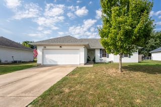 411 Arrowhead Road, Willard, MO 65781