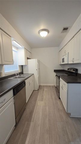 652 W MINNESOTA AVENUE, Deland, FL 32720