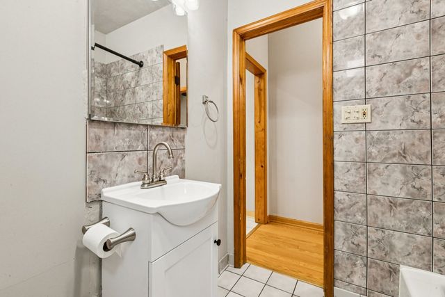 840 N California Avenue, Chicago, IL 60622