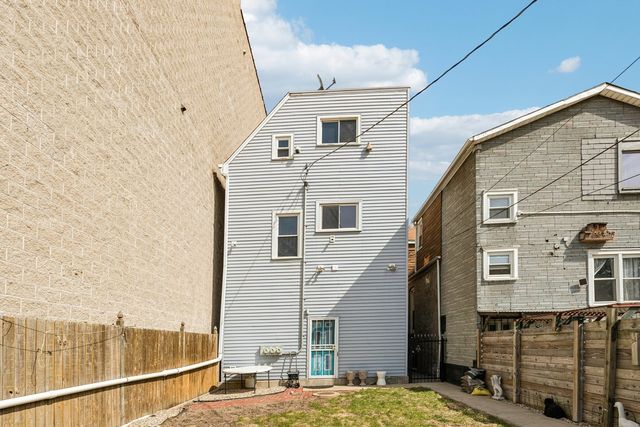 840 N California Avenue, Chicago, IL 60622