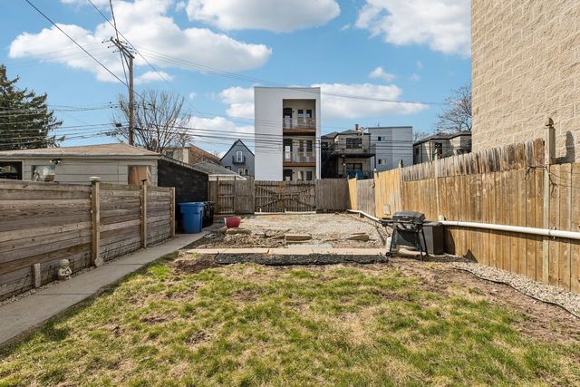 840 N California Avenue, Chicago, IL 60622