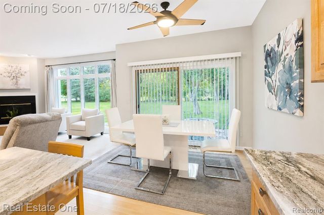 716 Bristol Lane, Orion Twp, MI 48348