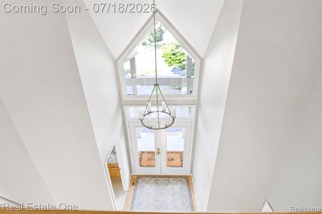 716 Bristol Lane, Orion Twp, MI 48348