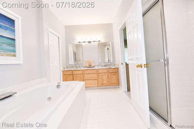 716 Bristol Lane, Orion Twp, MI 48348