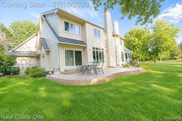 716 Bristol Lane, Orion Twp, MI 48348