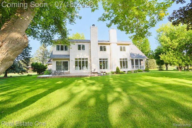 716 Bristol Lane, Orion Twp, MI 48348