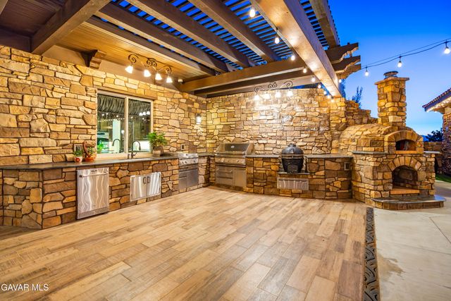3211 Paddock Way, Quartz Hill, CA 93536