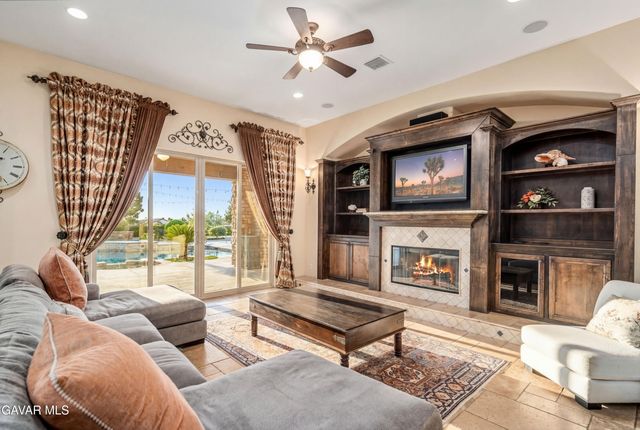 3211 Paddock Way, Quartz Hill, CA 93536