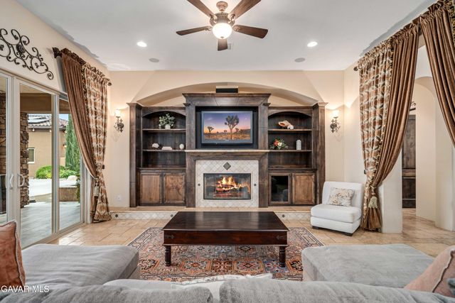 3211 Paddock Way, Quartz Hill, CA 93536