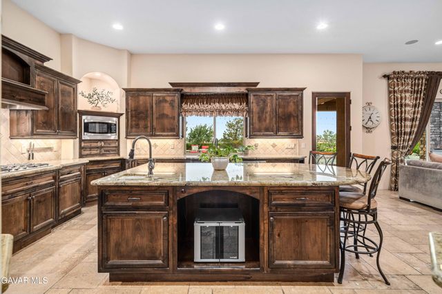 3211 Paddock Way, Quartz Hill, CA 93536
