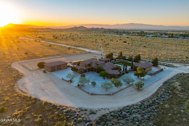 3211 Paddock Way, Quartz Hill, CA 93536