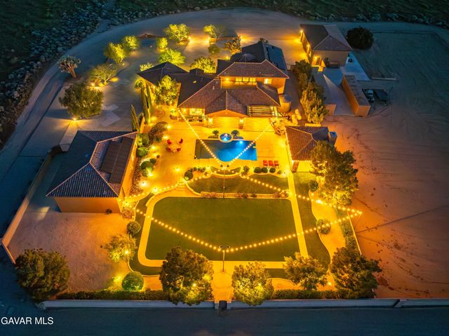 3211 Paddock Way, Quartz Hill, CA 93536