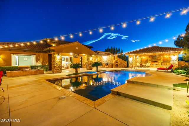 3211 Paddock Way, Quartz Hill, CA 93536