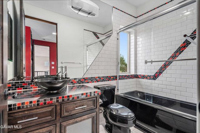 3211 Paddock Way, Quartz Hill, CA 93536