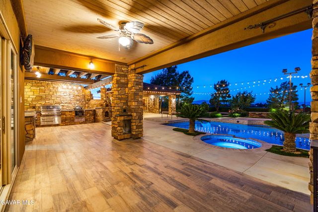 3211 Paddock Way, Quartz Hill, CA 93536